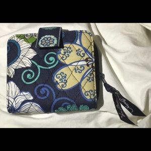 Vera Bradley bifold wallet blue floral pattern